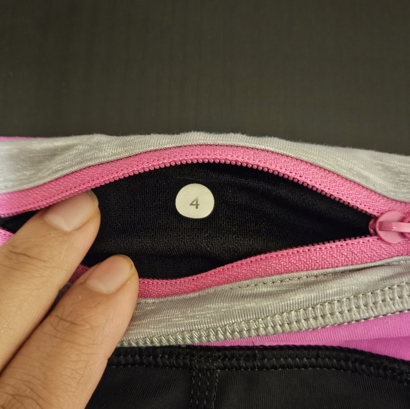 Lululemmon Run Inspire Crop II Black And Paris Pink leggings - Picture 8 of 10